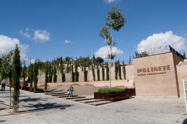 Comienzan las obras de conservación del parque de la cima del Molinete - 1, Foto 1
