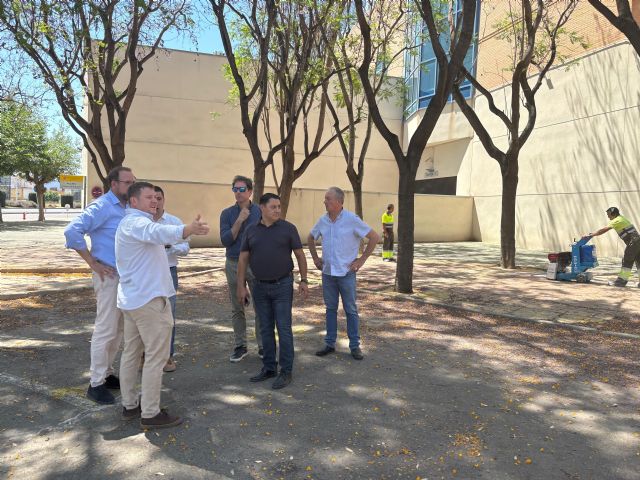 El Ayuntamiento renueva el pavimento del entorno del Palacio de los Deportes - 2, Foto 2