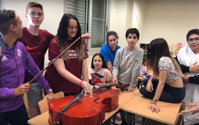 Un grupo de alumnos de 2° de ESO del IES'La Florida', finalistasdel concurso 'Ciencia en Acción' - 2, Foto 2