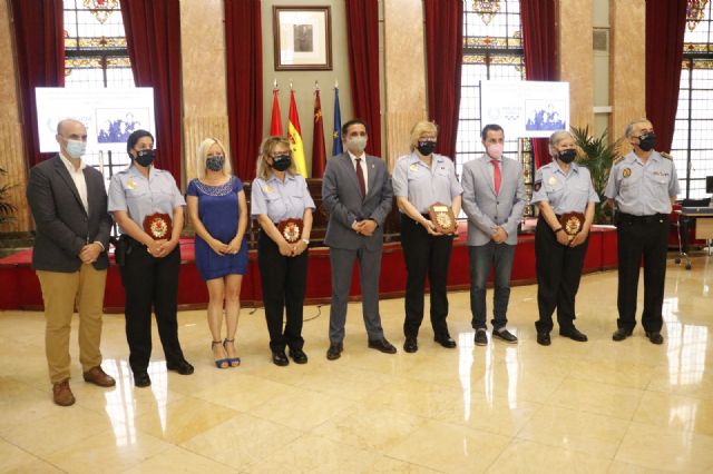 Murcia homenajea a sus primeras agentes de Policía Local - 1, Foto 1