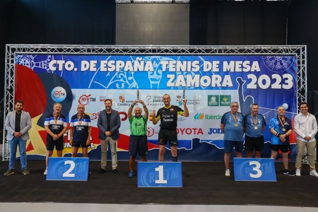 Gran papel de los veteranos del FRAMUSA Totana en especial de Domingo Méndez que consigue el título de Campeón de España de dobles en la categoría V60, Foto 5