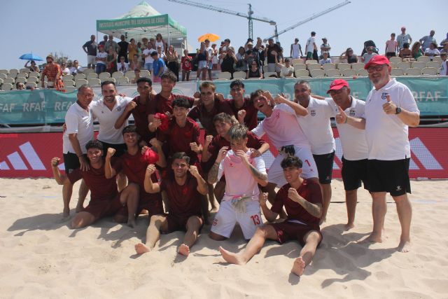 Oro y plata para la selección juvenil e infantil de fútbol playa - 1, Foto 1