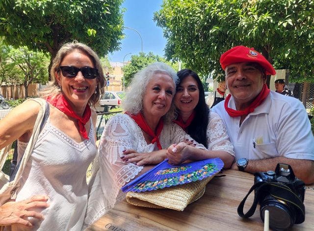 Sevilla . Chupinazo, vino rosado y caldereta,así se vivió San Fermín en Sevilla - 5, Foto 5