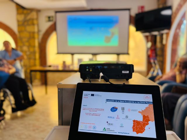 La concejalía del Mayor pone en marcha un programa de formación en salud oral para mejorar la atención que reciben los usuarios de las residencias del municipio - 2, Foto 2
