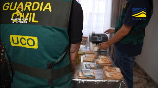 La Guardia Civil desmantela seis fábricas ilegales de tabaco con más de 20 millones de cigarrillos y 38,4 toneladas de picadura y hoja de tabaco - 3, Foto 3