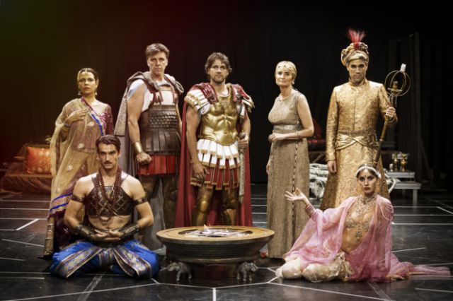 Espectáculo: Alejando Magno, de Jean Racine, versión de Eduardo Galán y Luis Luque. Dirección Luis Luque. Reparto: Félix Gómez, Amparo Pamplona, Armando del Río, Aitor Luna, Unax Ugalde, Diana Palazón, Marina San José - 1, Foto 1