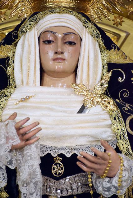 La Madre de Dios de los Dolores de Alcalá del Río vestida en tiempo estival del Covid-19 - 2, Foto 2