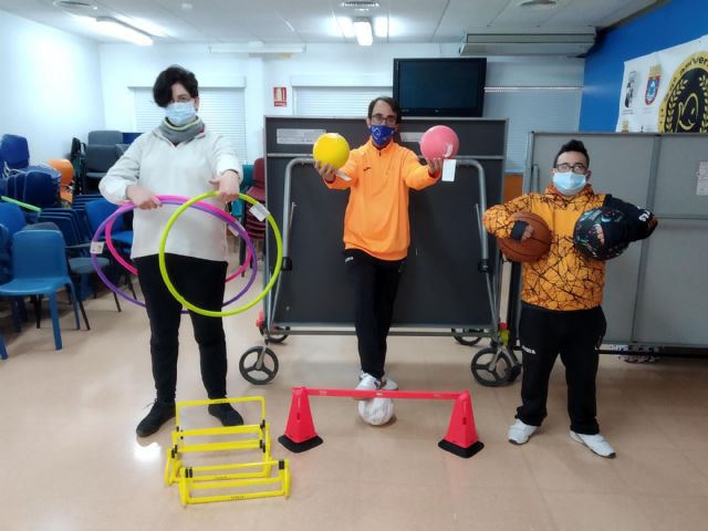 Aidemar deportes equipa con material deportivos a los centros de la asociación - 3, Foto 3