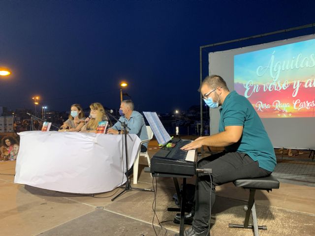 Rosa Raya presenta Águilas en verso y alma en la II Feria del Libro de Autor - 1, Foto 1