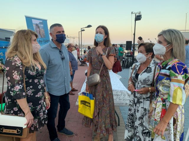 Rosa Raya presenta Águilas en verso y alma en la II Feria del Libro de Autor - 3, Foto 3