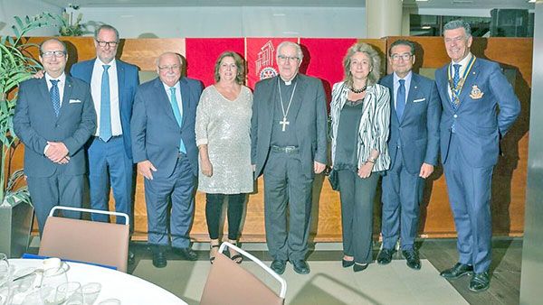 El arzobispo de Sevilla, José Ángel Saiz, recibe el premio al conquense del año del Club Rotary - 2, Foto 2