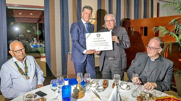 El arzobispo de Sevilla, José Ángel Saiz, recibe el premio al conquense del año del Club Rotary - 3, Foto 3