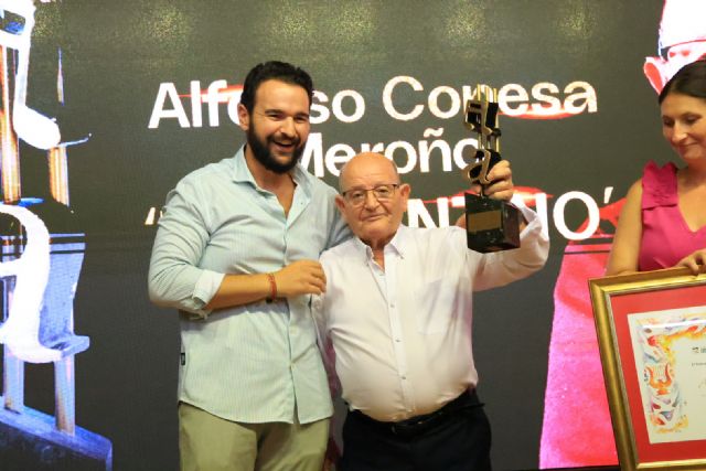 Alfonso ´El Levantino´ recibe el galardón ´Trovero Marín´ entre quintillas y cantes - 1, Foto 1