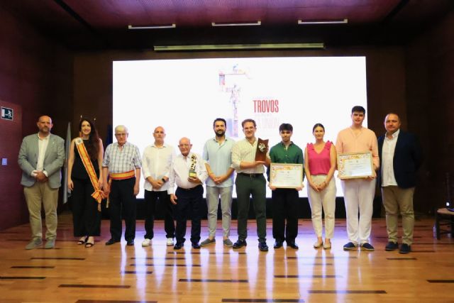 Alfonso ´El Levantino´ recibe el galardón ´Trovero Marín´ entre quintillas y cantes - 3, Foto 3