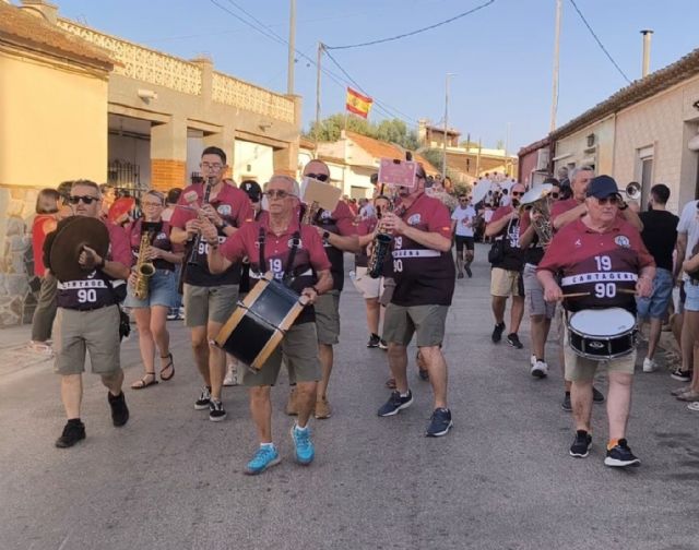 Perín se llenó de carrozas, música y alegría en la celebración de la XXVI Subida de Lucero al campanario - 2, Foto 2