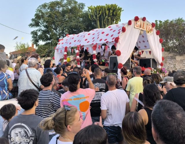 Perín se llenó de carrozas, música y alegría en la celebración de la XXVI Subida de Lucero al campanario - 4, Foto 4