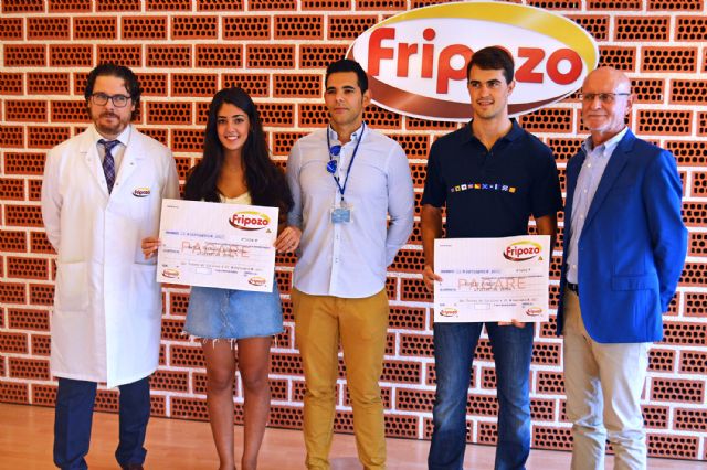'Fripozo' entrega sus becas anuales a tres jóvenes torreños - 1, Foto 1