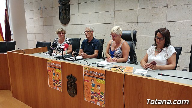 La Biblioteca Municipal Mateo García promueve un proyecto pionero de voluntariado de lectura compartida para menores con retraso lector, Foto 2
