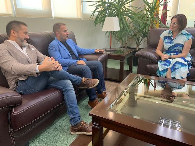 Isabel Franco se reúne con representantes de la Ambulancia del Deseo - 1, Foto 1