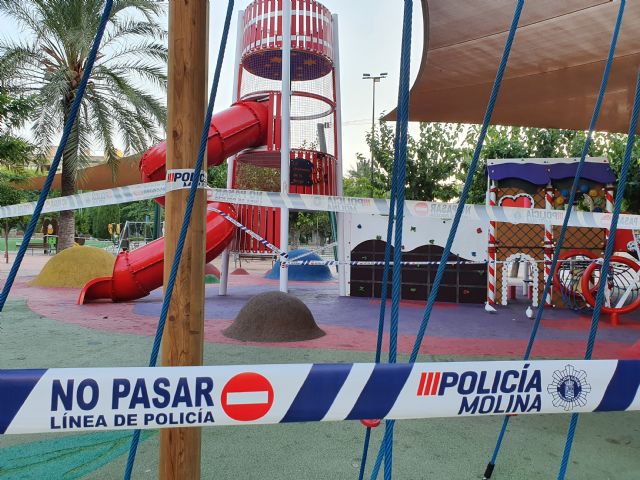 Las instalaciones deportivas y las zonas de juegos infantiles de todos los parques y jardines del municipio se cierran a partir de hoy para evitar posibles contagios - 1, Foto 1