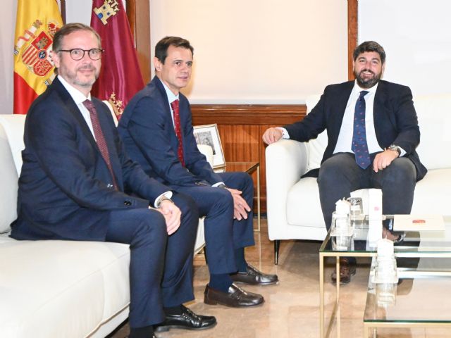 López Miras recibe al nuevo director del complejo industrial de Repsol en Cartagena para analizar proyectos que beneficien a la Región - 1, Foto 1