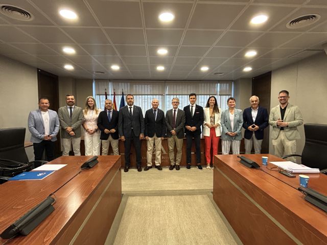 CROEM, APIRM y UGT inician las audiencias legislativas del Proyecto de Ley de simplificación administrativa - 2, Foto 2