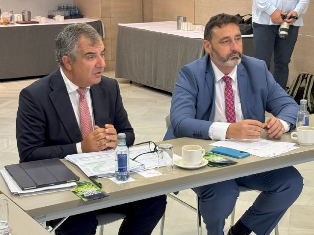 El consejero Juan María Vázquez presenta a AEMA-RM los avances del Plan de Mejora Interna y Transformación Digital de la Región de Murcia 2026-35 - 1, Foto 1
