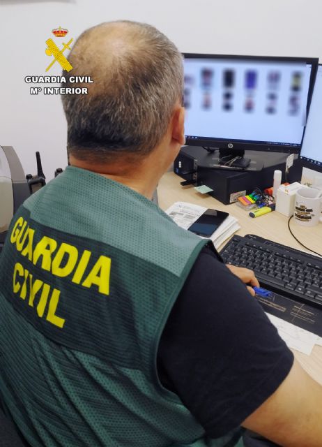 La Guardia Civil investiga a dos jóvenes por la tenencia y difusión no consentida de imágenes de índole sexual - 2, Foto 2