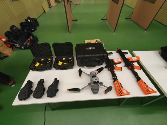 El Gobierno local refuerza el Grupo Especial de Intervención Rápida de la Policía Local con la formación de sus agentes en el uso de armas antidisturbios y la incorporación de un vehículo todoterreno - 3, Foto 3