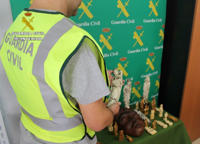 La Guardia Civil interviene varias piezas de marfil y ébano en Torre Pacheco - 2, Foto 2