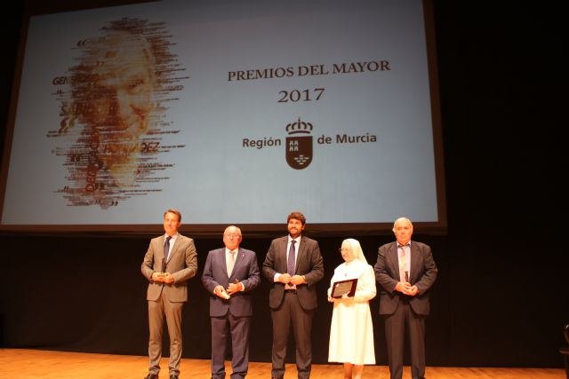 López Miras: La atención a las personas mayores es una prioridad a la que este año destinamos cerca de 83 millones - 1, Foto 1