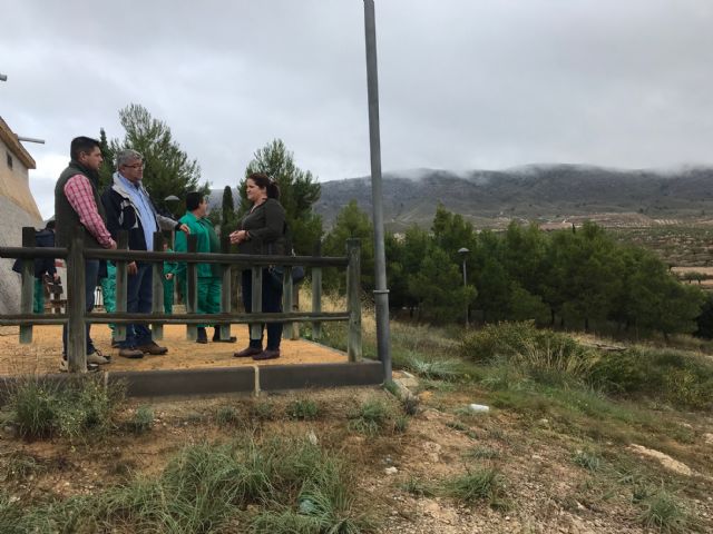 9 trabajadores mejoran las zonas verdes del mirador del depósito de La Paca gracias al Programa de Fomento del Empleo Agrario puesto en marcha por el Ayuntamiento - 1, Foto 1