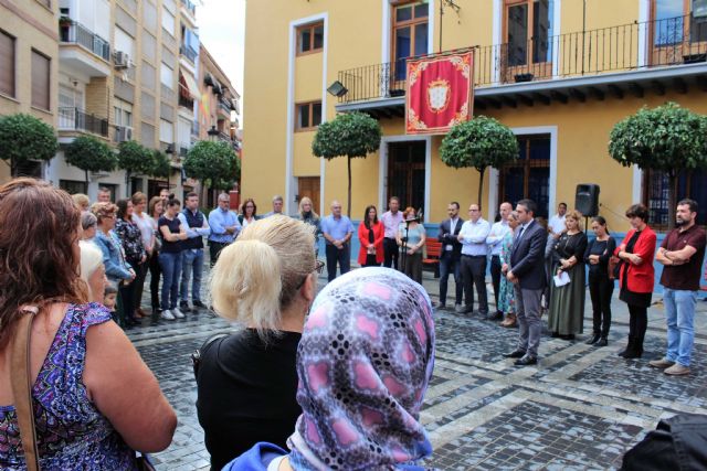 Concentración en Alcantarilla para manifestar la repulsa contra la lacra social que supone la Violencia de Género - 1, Foto 1