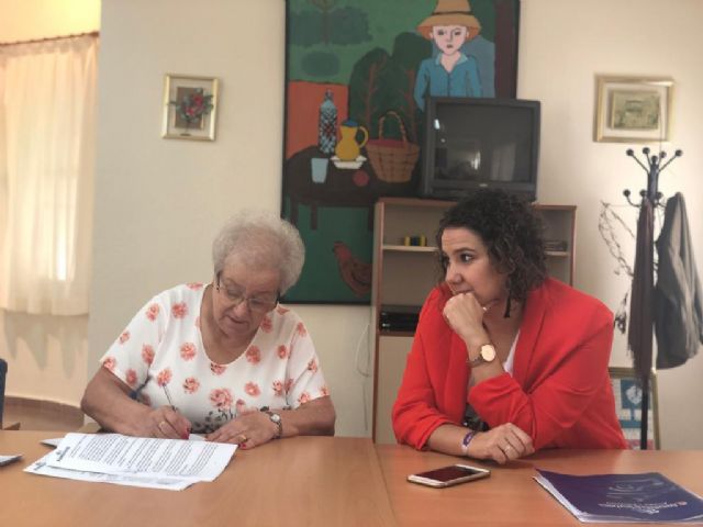 El Ayuntamiento firma un Convenio de Colaboración con la Asociación Local de Pensionistas de Balsicas - 2, Foto 2