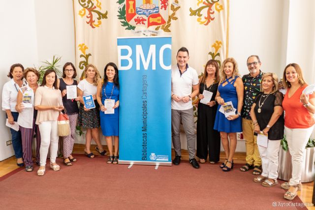 Los clubes de lectura de las bibliotecas municipales viajan a Oviedo a los Premios Princesa de Asturias - 1, Foto 1