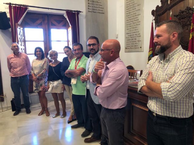 El alcalde recibe a los soldados de reemplazo que auxiliaron en las inundaciones de 1973 - 2, Foto 2