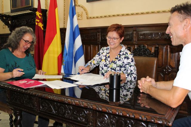 Ayuntamiento y Proyecto Abraham renuevan el convenio para recogida selectiva de textil, calzado y juguetes - 1, Foto 1