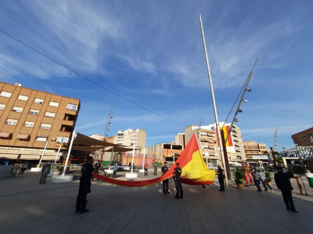 Alcantarilla rinde un sencillo homenaje a la Bandera de España - 3, Foto 3