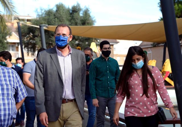 El Plan Sombra crea espacios más confortables y protege a los vecinos del sol en el jardín Aljada de Puente Tocinos - 2, Foto 2