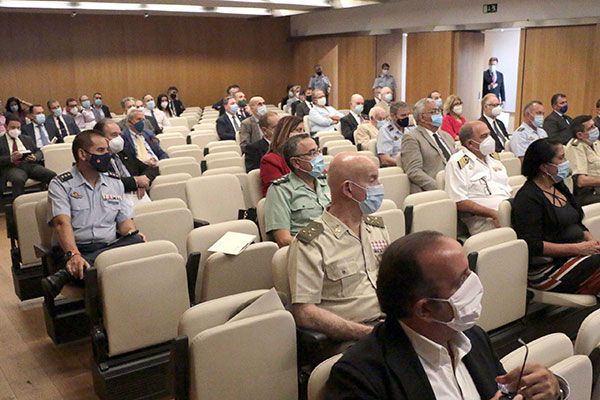 Conferencia en la Fundación Cajasol en la que se mostró la contribución del Ejército del Aire al sector aeroespacial - 2, Foto 2