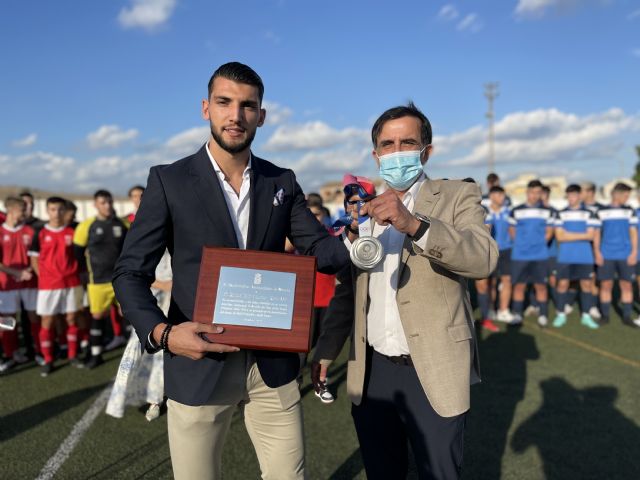 El campo de fútbol de Javalí Nuevo luce desde hoy el nombre del futbolista Rafa Mir - 1, Foto 1