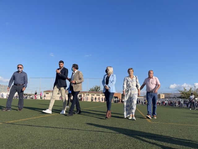 El campo de fútbol de Javalí Nuevo luce desde hoy el nombre del futbolista Rafa Mir - 3, Foto 3