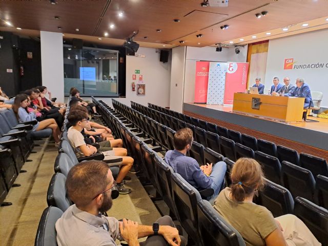 Más de 3.000 alumnos se formarán este curso en finanzas, ciberseguridad, economía y emprendimiento - 2, Foto 2