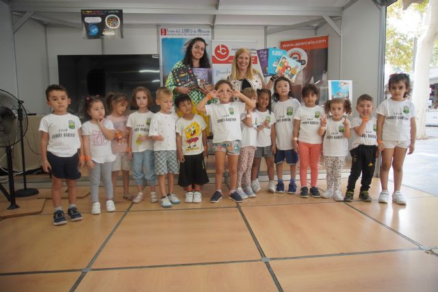 La Feria del Libro de Murcia fomenta la lectura entre los pequeños - 2, Foto 2