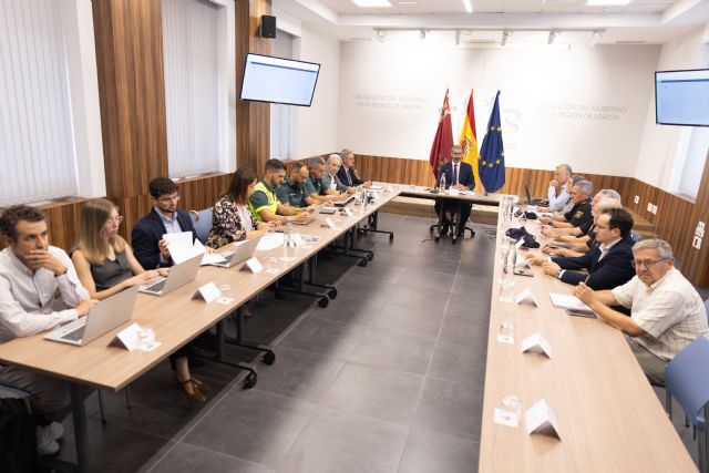 Francisco Lucas moviliza todos los recursos del Estado para actuar ante la emergencia por lluvias declarada en la Región de Murcia - 2, Foto 2