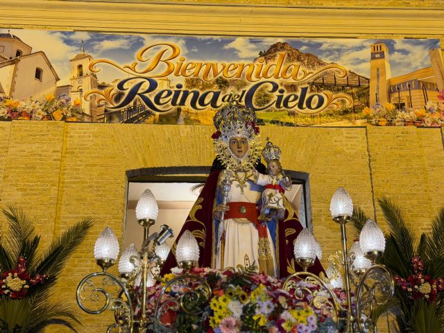 Archena se vuelca con la Fuensanta y le entrega el Escudo de Oro como el abrazo de todos los archeneros - 3, Foto 3