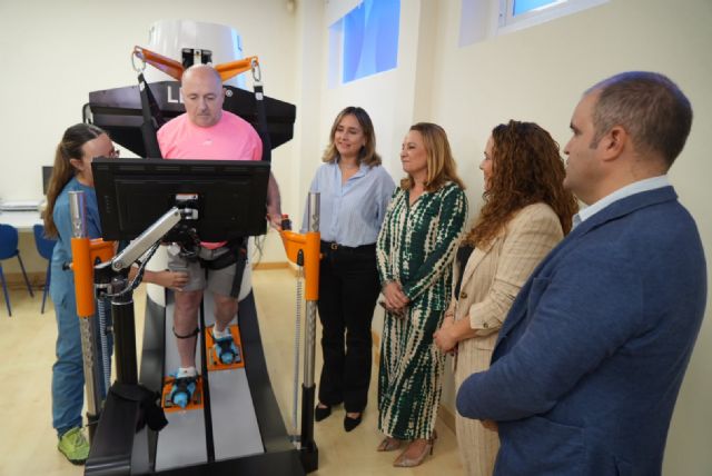La consejera de Política Social visita la Unidad de Robótica para la Rehabilitación puesta en marcha por Integra - 2, Foto 2