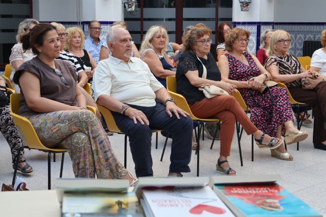 Juan Cayuela y Tomás Guillén acercan sus obras al público en el Otoño literario - 2, Foto 2