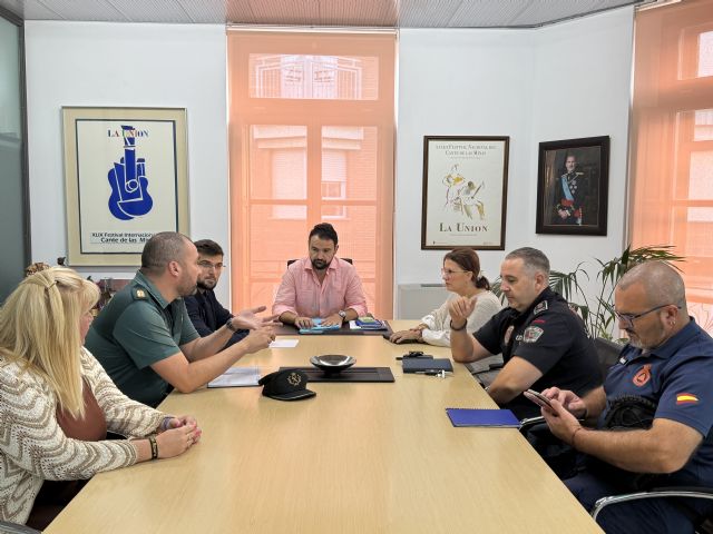 El ayuntamiento de La Uni�n denuncia el abandono del Gobierno de Espa�a ante la llegada de narcolanchas con inmigrantes a Portm�n