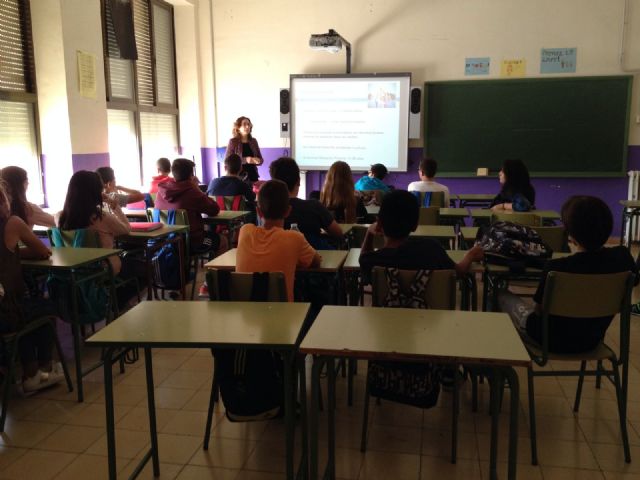 Los alumnos de 2° de ESO están participando en el taller 'Construyendo salud' - 1, Foto 1